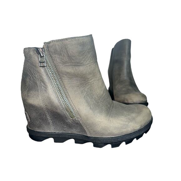 Sorel Joan of Arctic Wedge II Chelsea Boots Gray Leather Size 7 platform - Picture 1 of 12